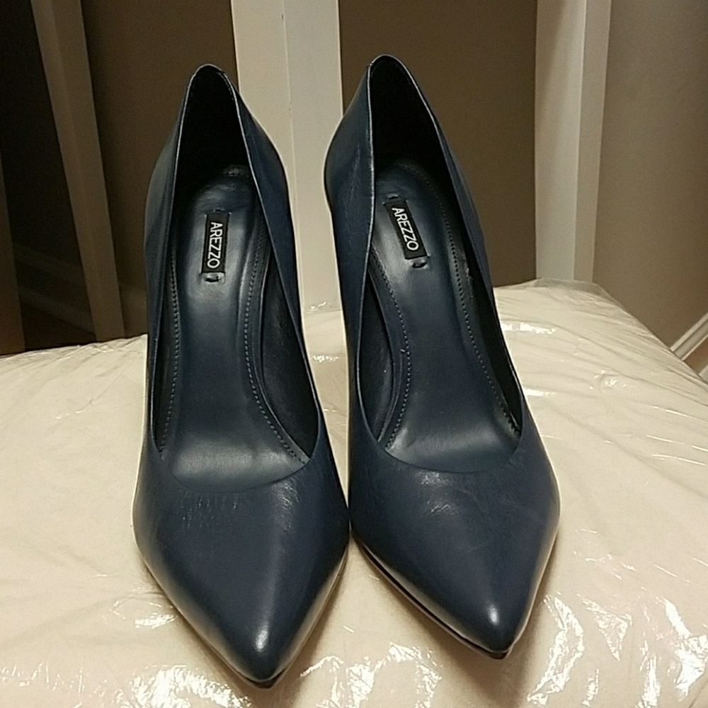 SOLD*(*Arezzo shoes